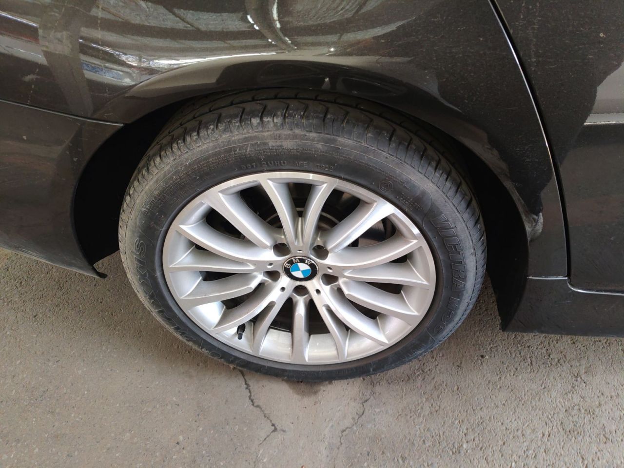 5 Series 2014 525Li Luxury Design Package photo 4