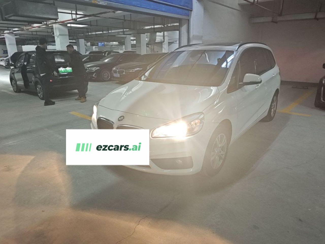2 Series Wagon 2015 218i Leading