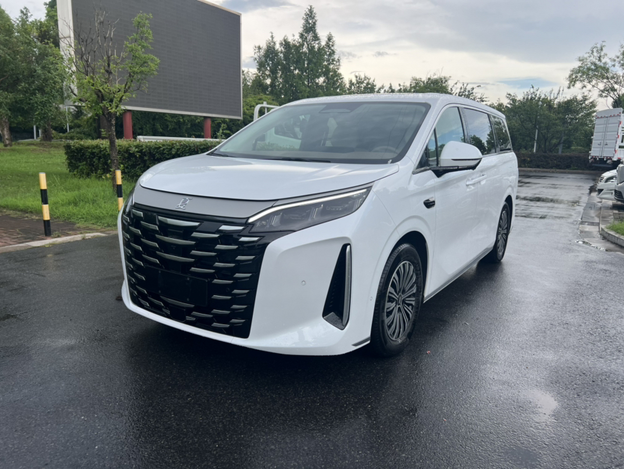2025 DM-i 1.5T 180km