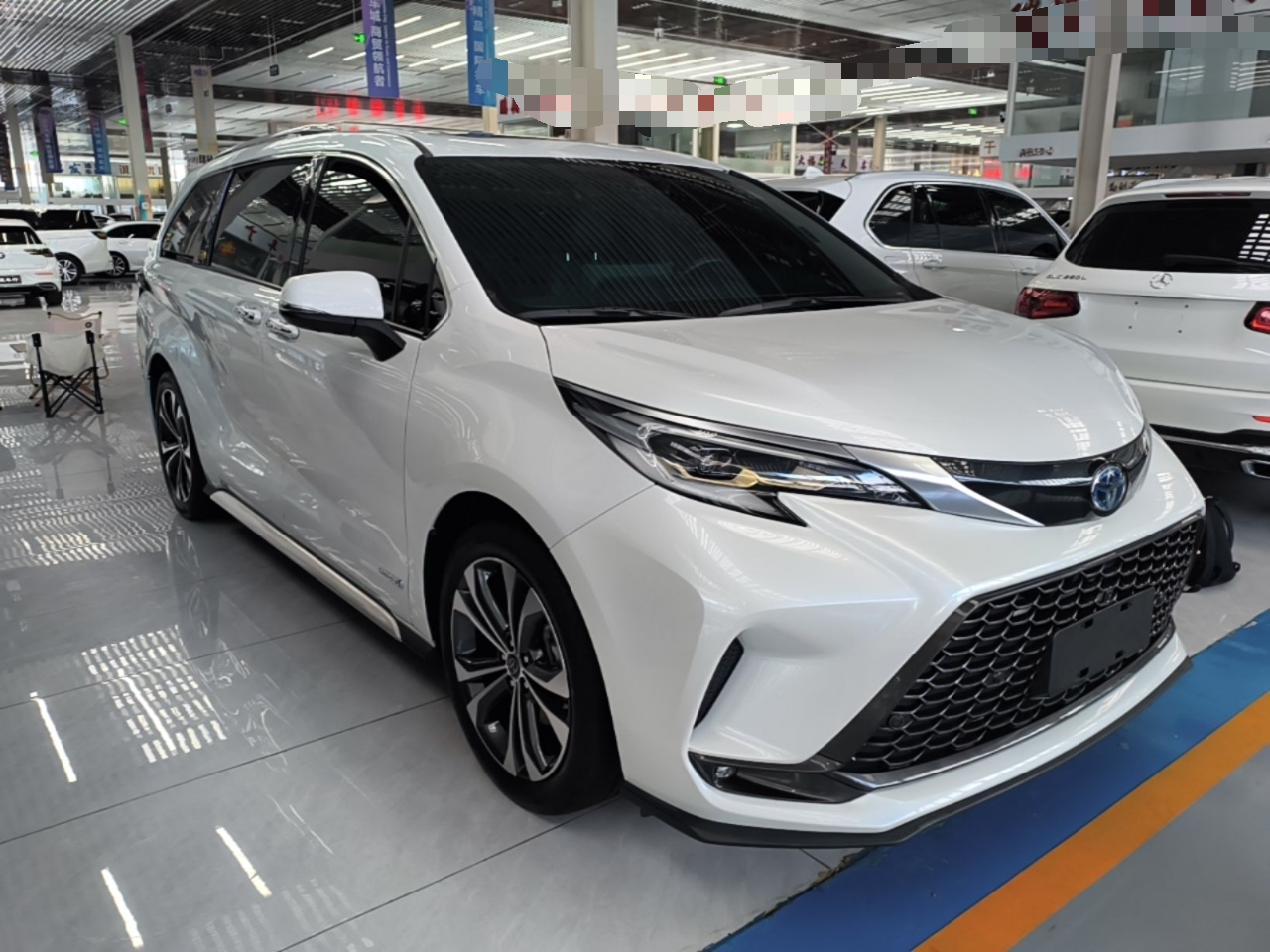 Granvia 2023 2.5L Hybrid VIP photo 3