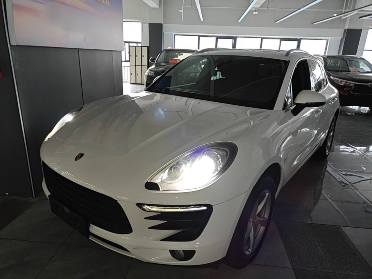 2017 Macan 2.0T