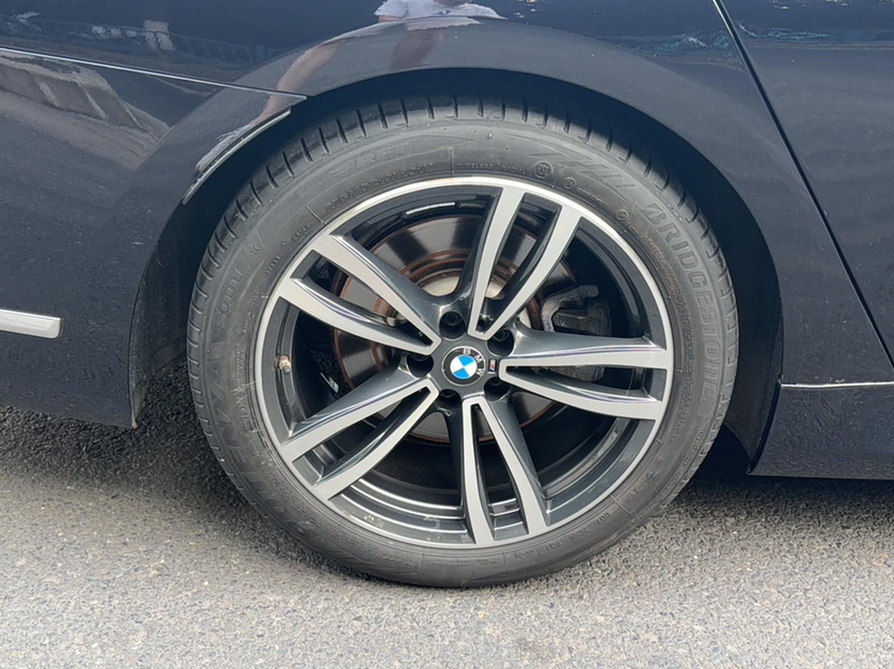 7 Series 2021 730Li M Sport Package photo 3