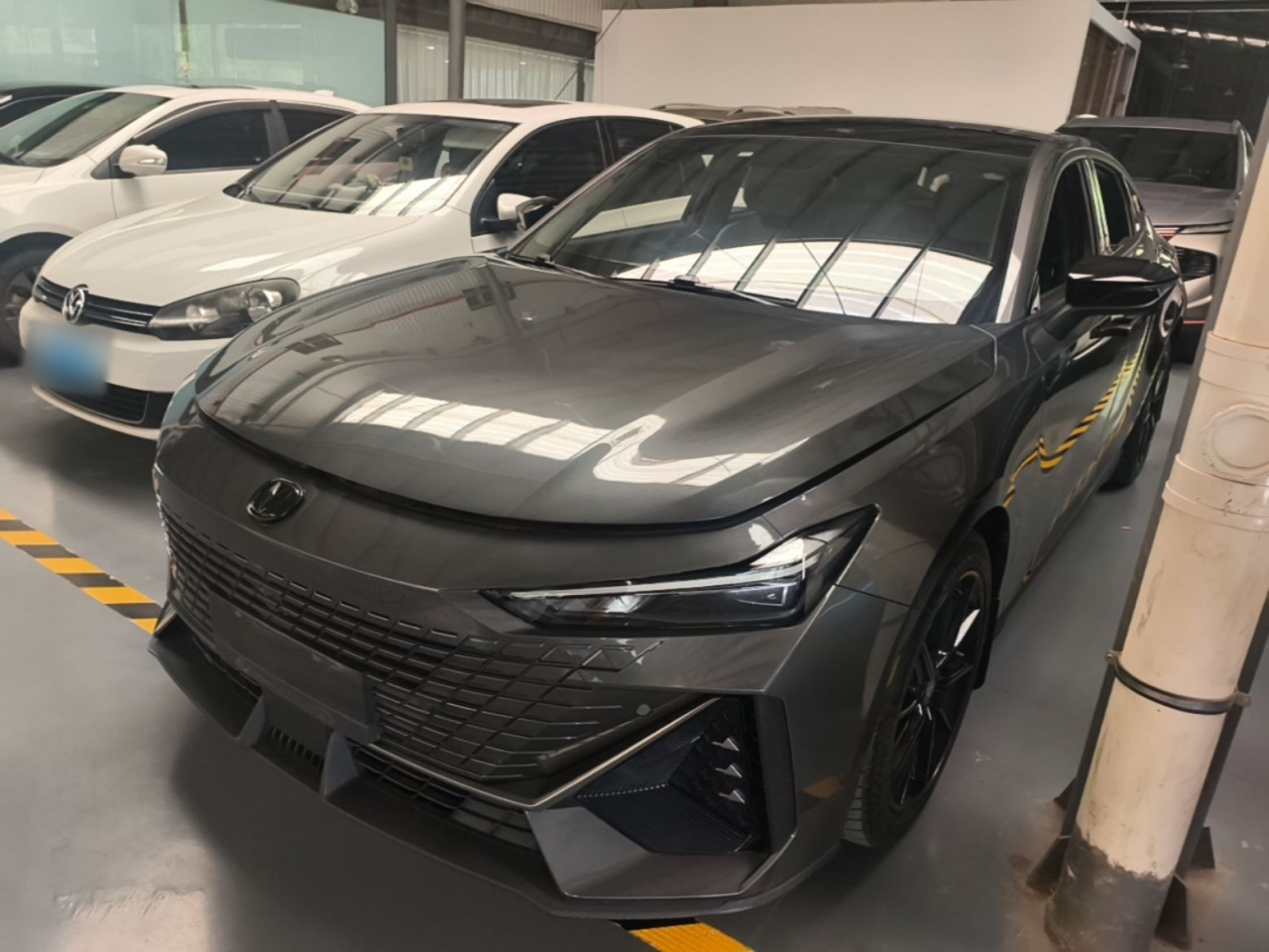 UNI-V 2022 1.5T Premium