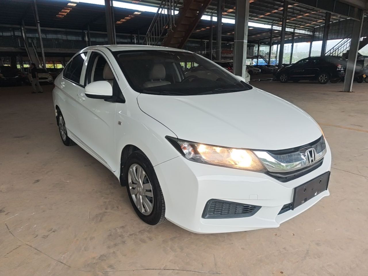 2018 1.5L CVT Comfort photo 2