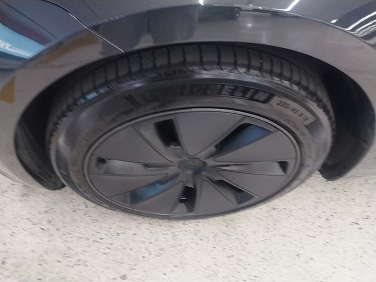 Model 3 2023 RWD photo 3