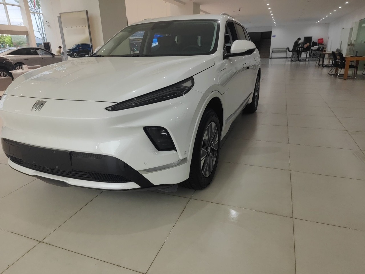 E5 2025 515KM