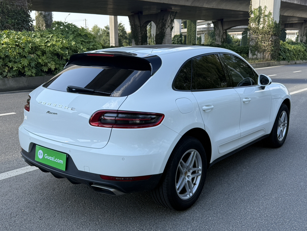 2014 Macan 2.0T photo 2