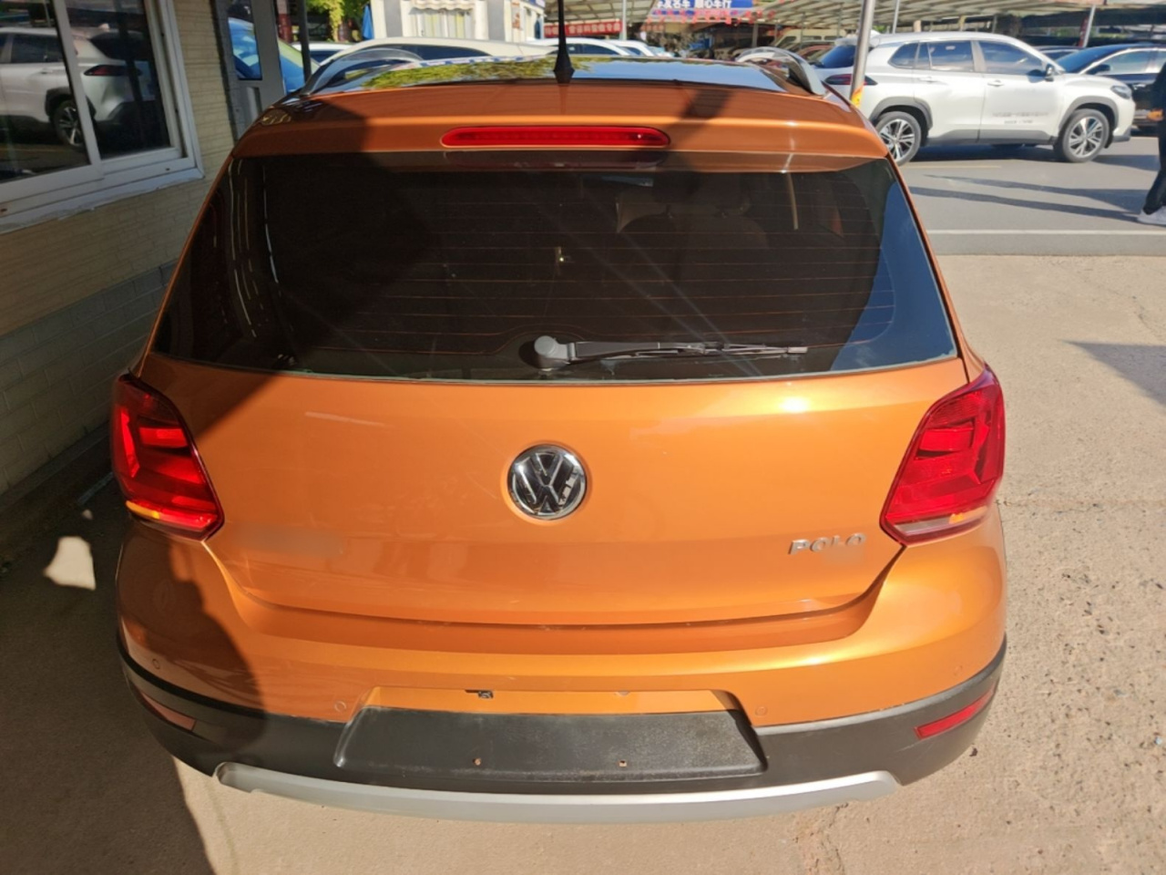2014 1.6L Cross Polo AT photo 5
