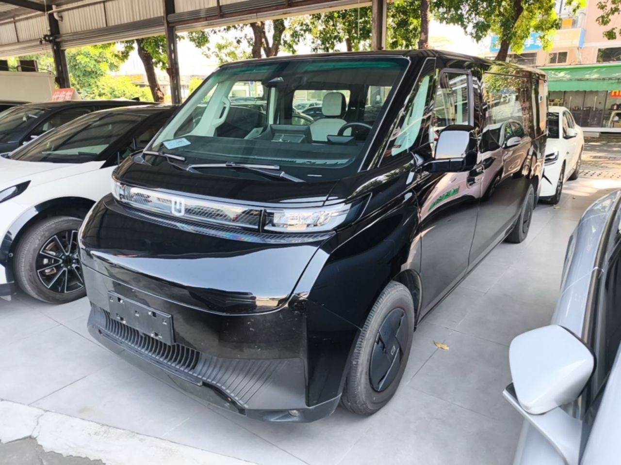 VAN 2024 Medium Wheelbase 83kWh