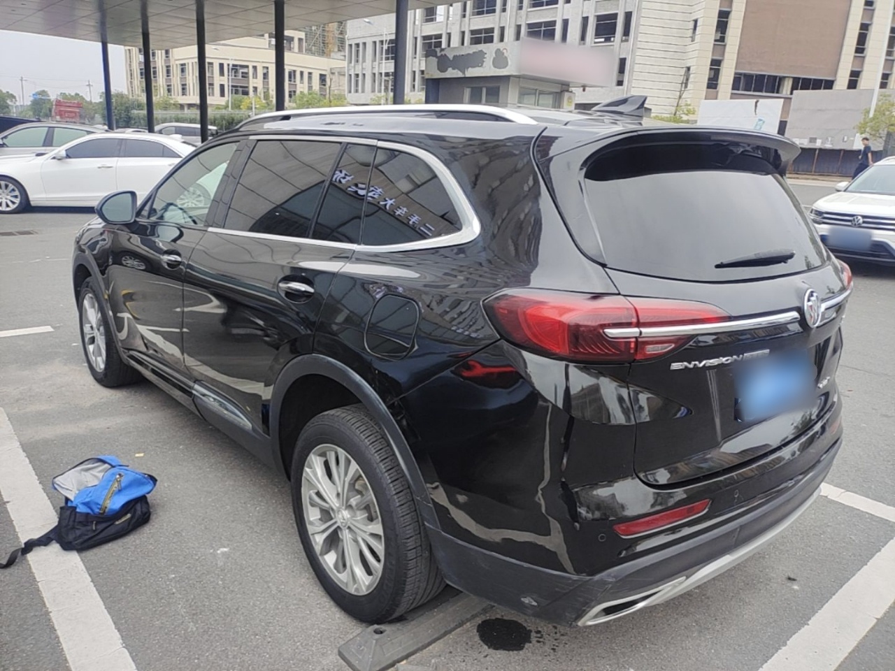 2023 Envision Plus 652T 5-Seater Luxury photo 4