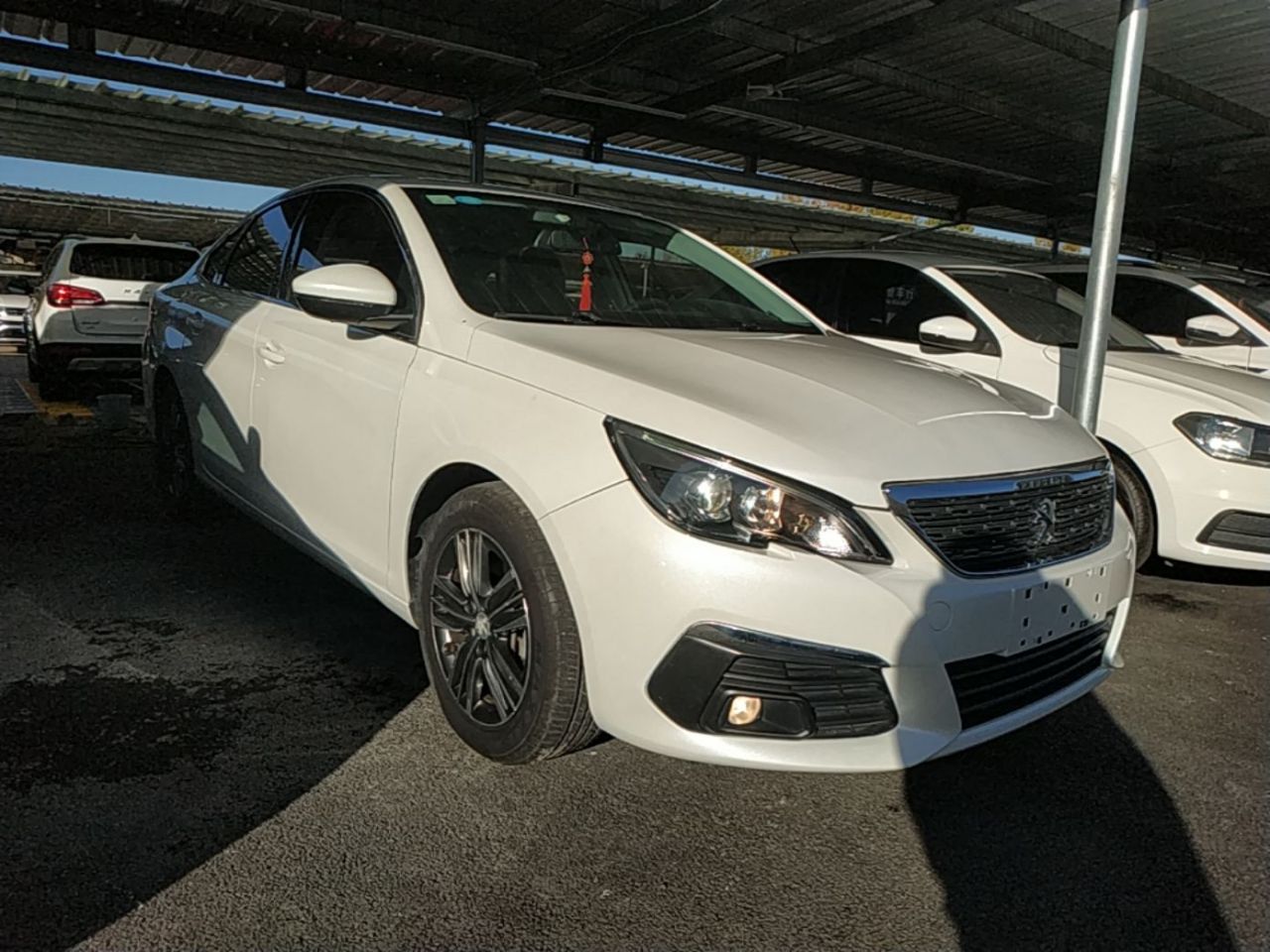 308 2018 1.6L AT Luxury photo 3