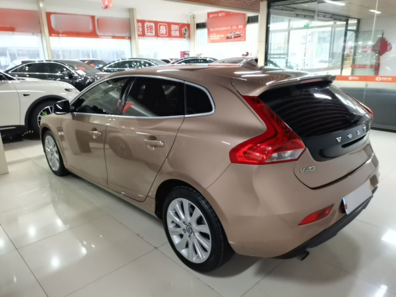 V40 2015 1.6T photo 4