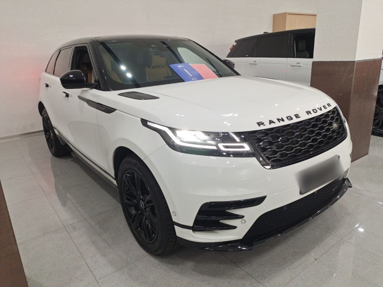 Range Rover Velar 2023 250PS photo 5
