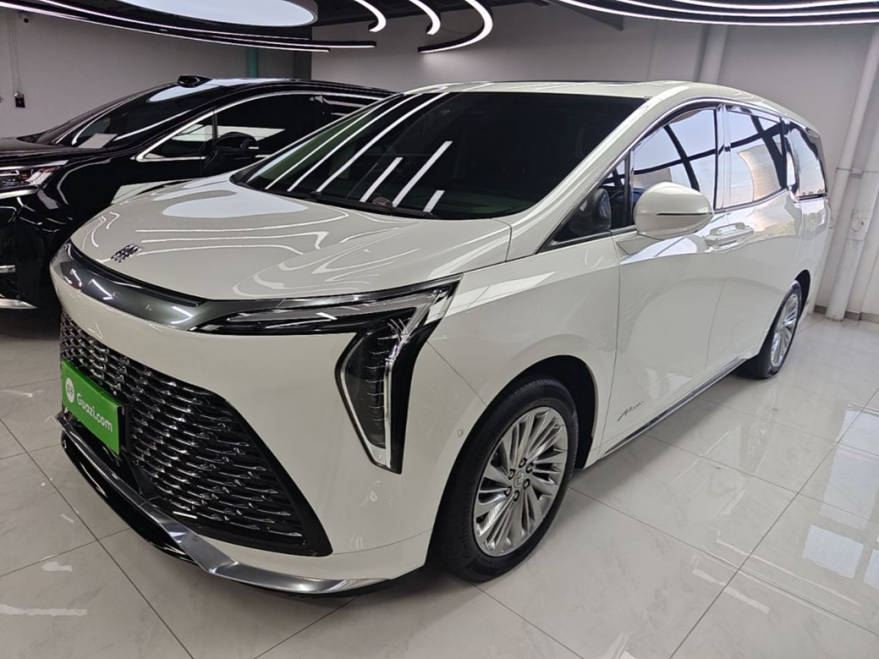 2023 2.0T 6-Seater