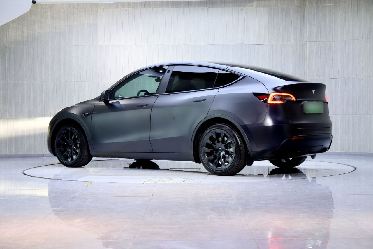 Model Y 2022 Facelift RWD photo 4