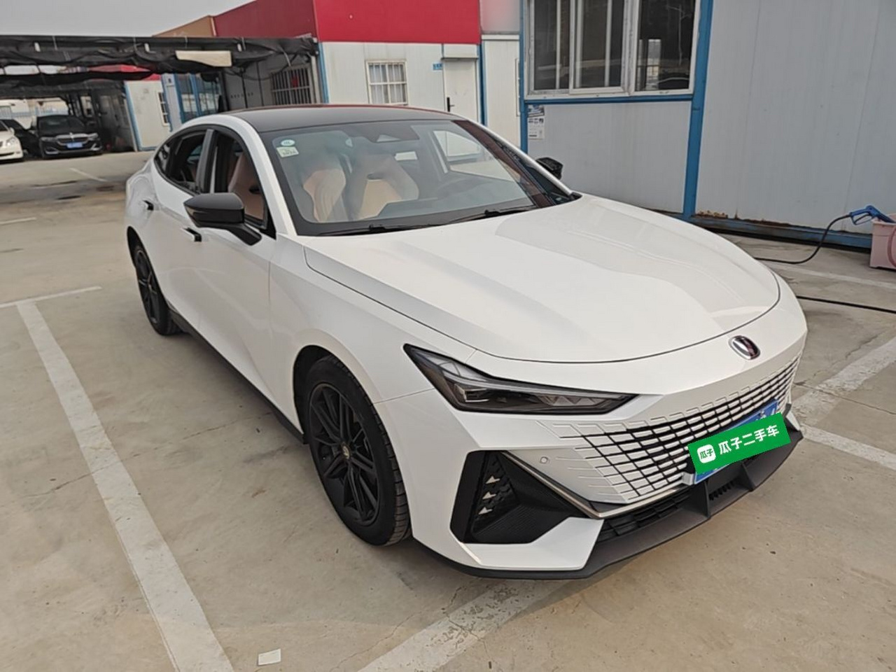UNI-V 2023 1.5T Premium photo 3