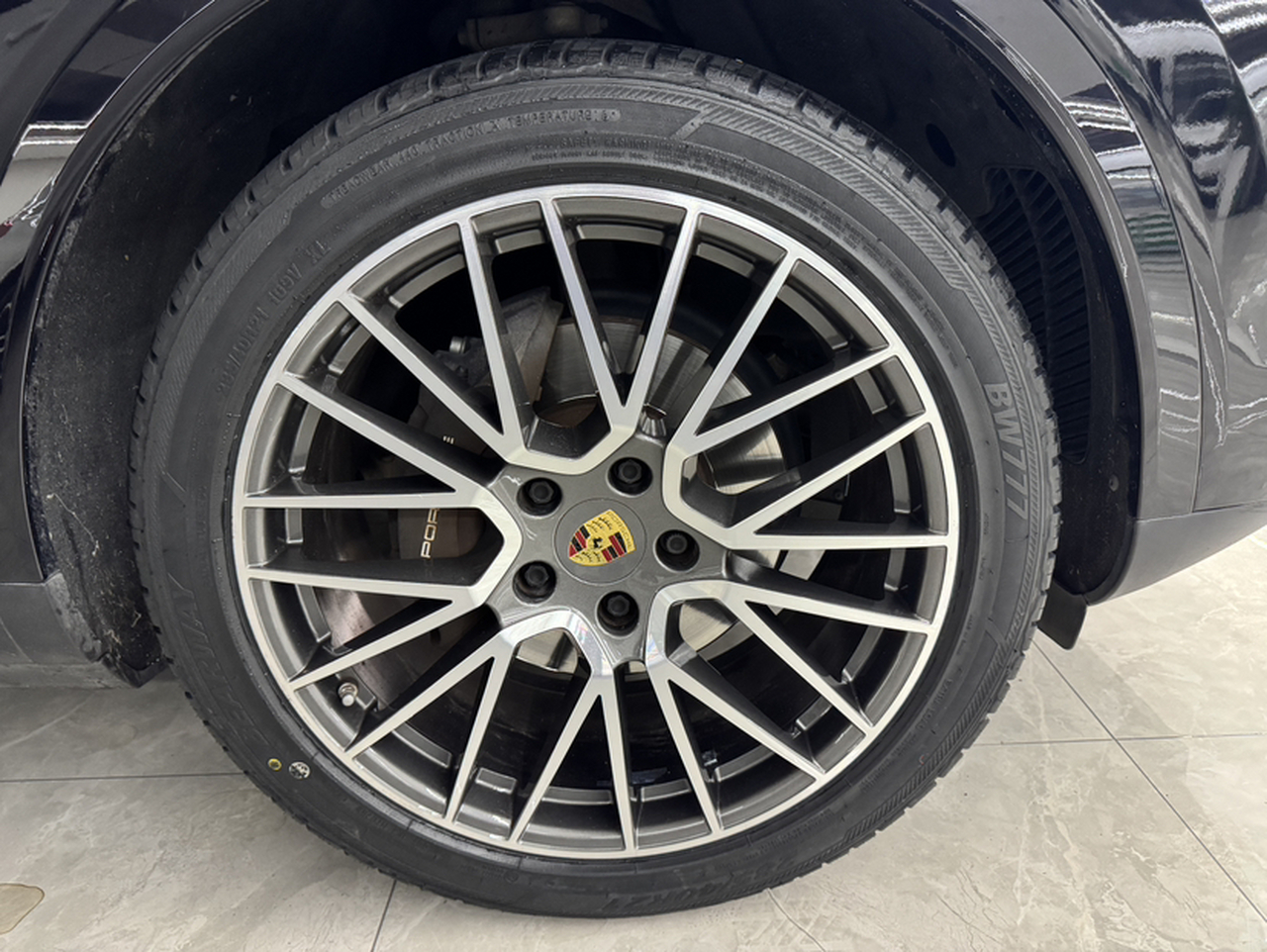2019 Cayenne 3.0T photo 2
