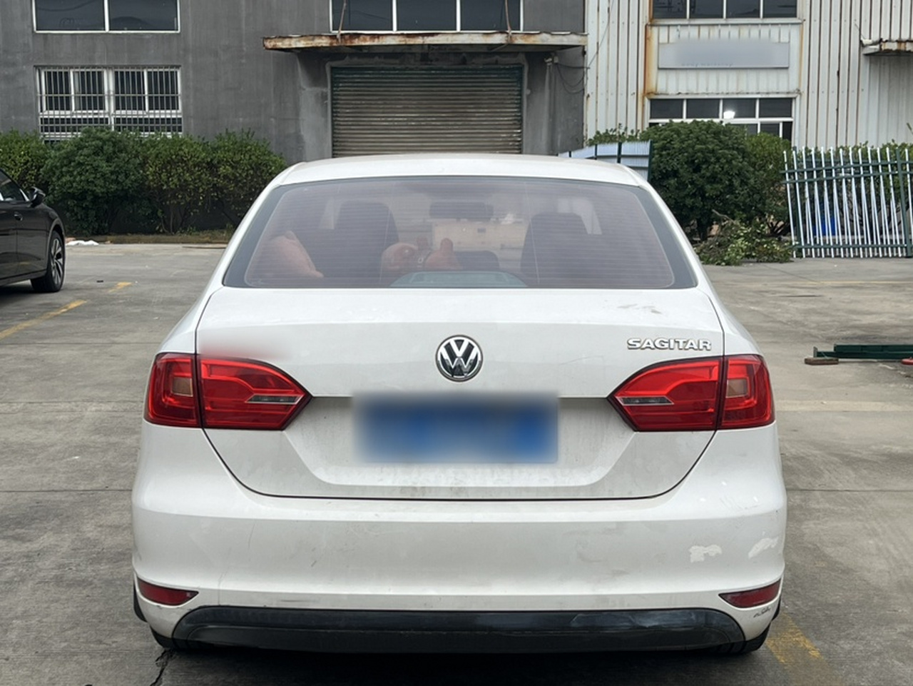Sagitar 2014 Facelift 1.6L AT Fashion photo 2