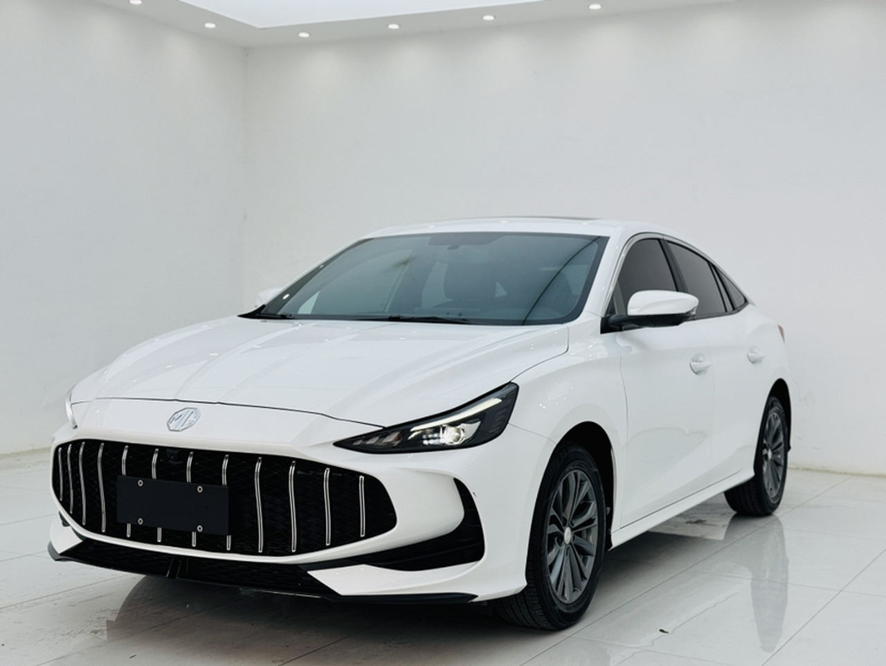 MG5 2026 180DVVT Luxury