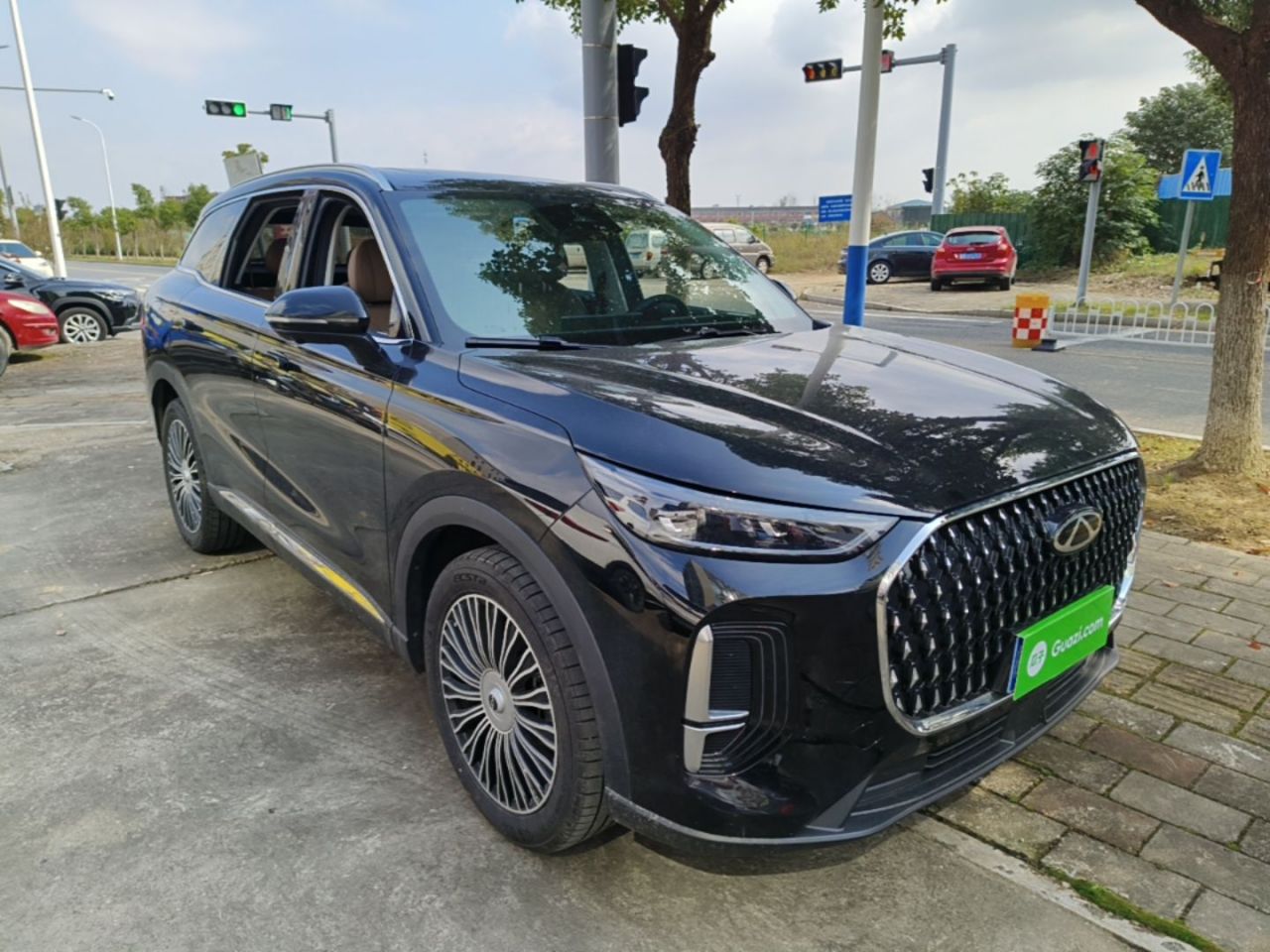 Tiggo 8 L 2024 2.0T RWD Luxury 5-Seater photo 3