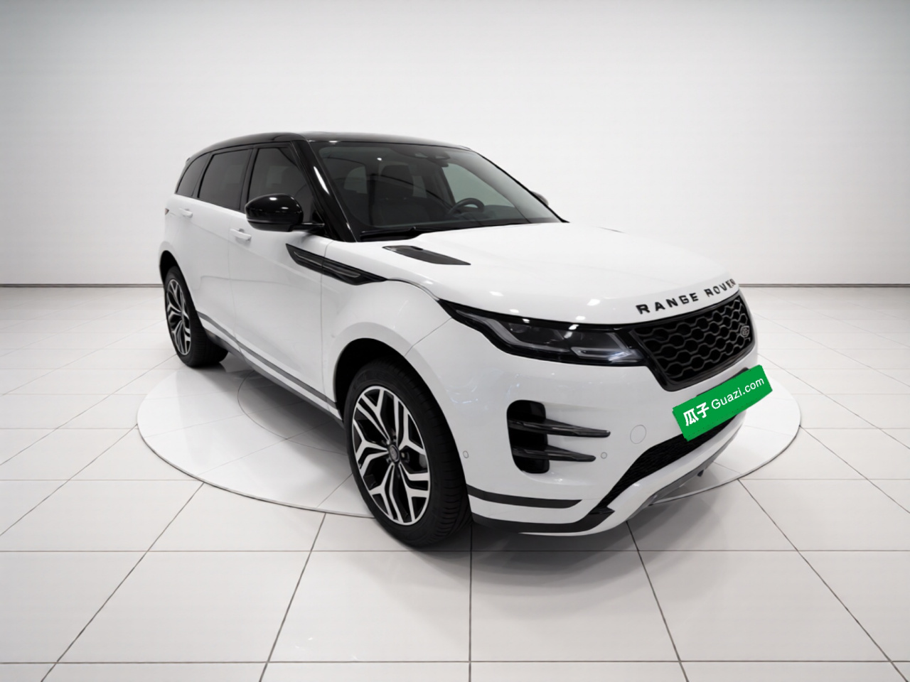 Range Rover Evoque 2021 Evoque L 249PS R-Dynamic First edition Launch Edition photo 3