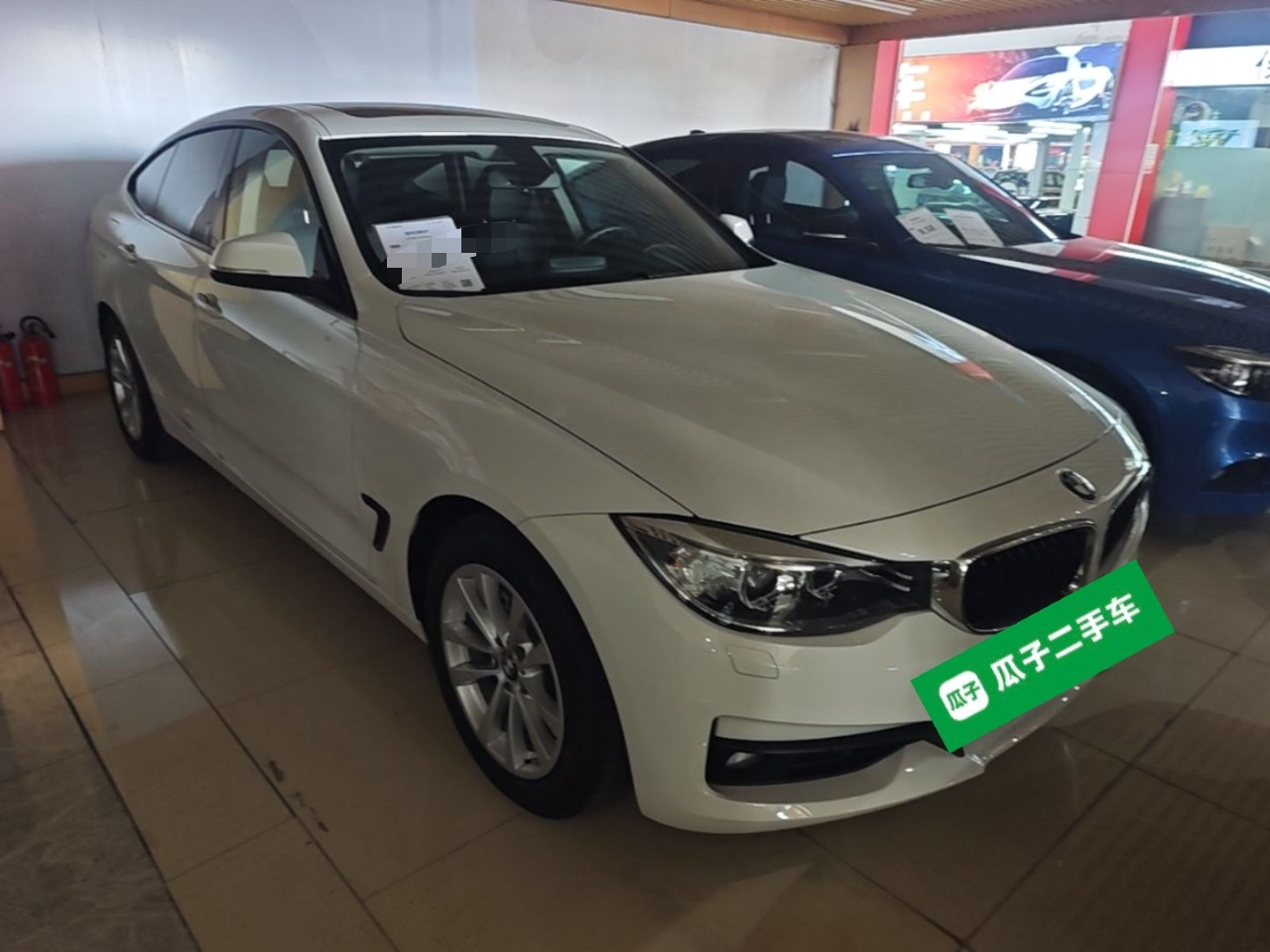 3 SeriesGT 2014 320i Leading photo 3