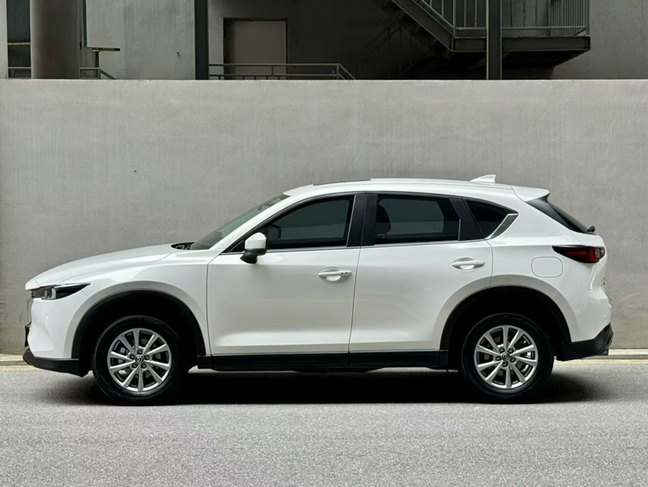CX-5 2024 2.0L AT RWD photo 2