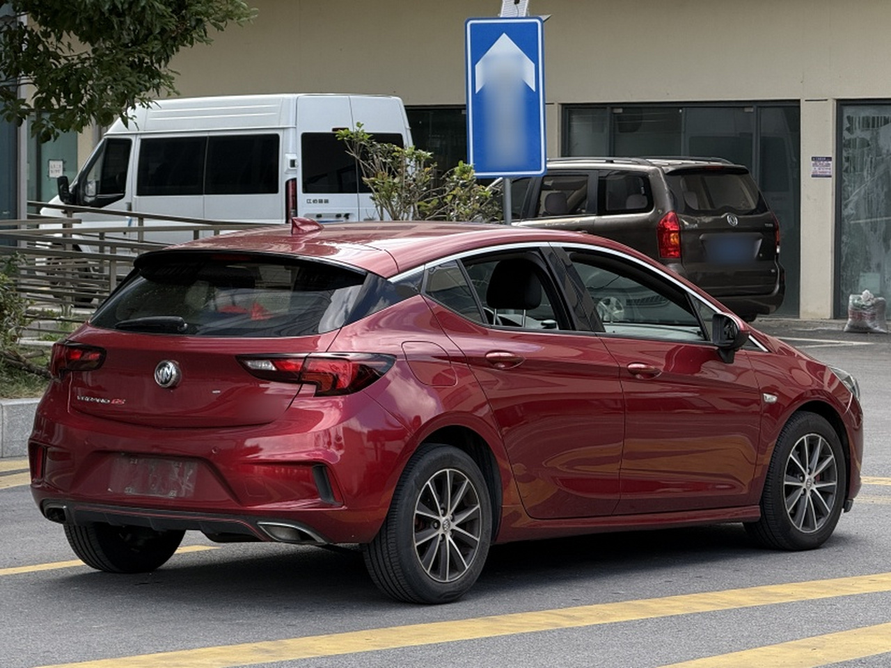 Verano 2018 Hatchback GS 20T DCT Leading photo 4