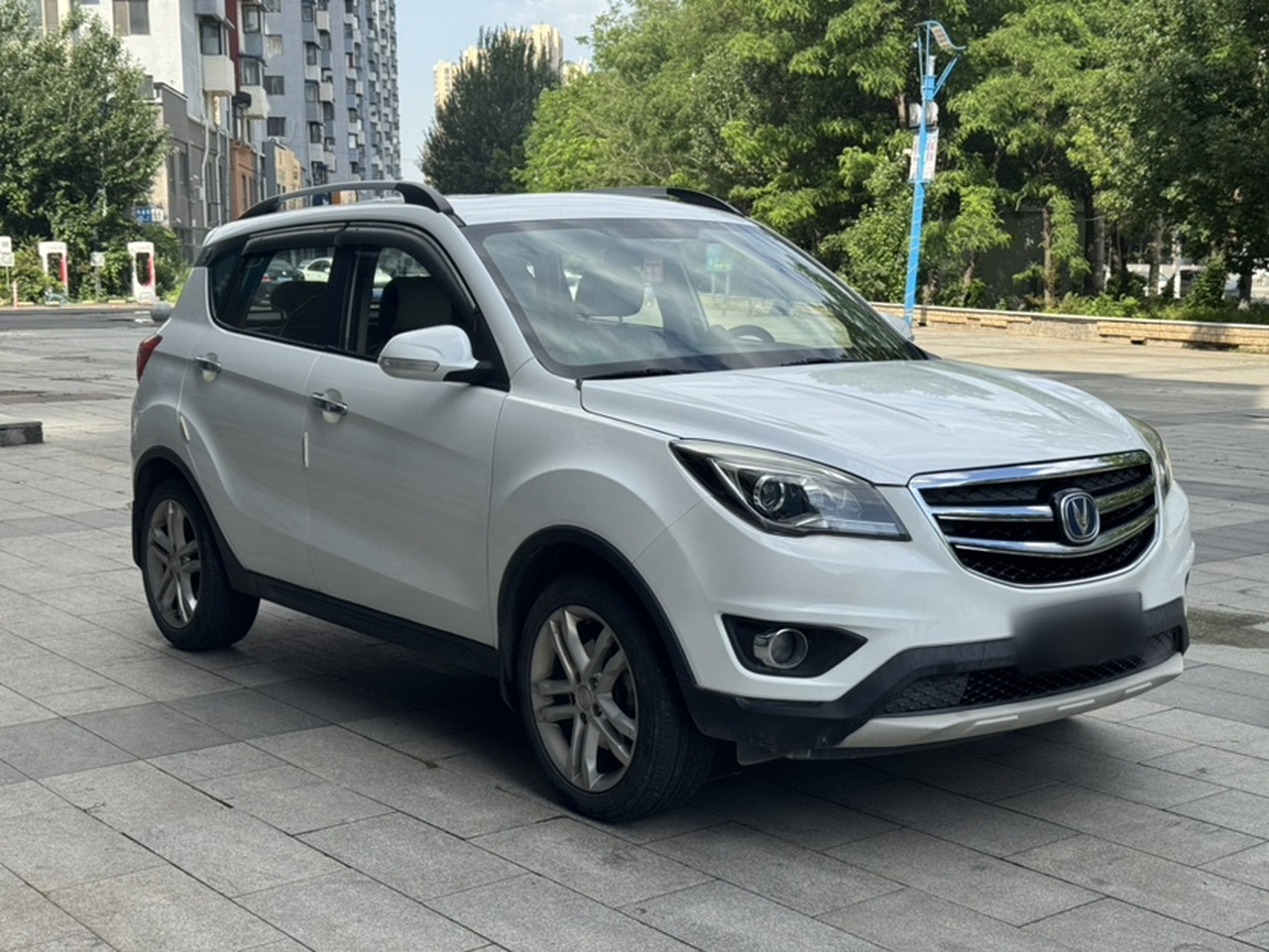 CS35 2017 1.6L MT Luxury photo 2