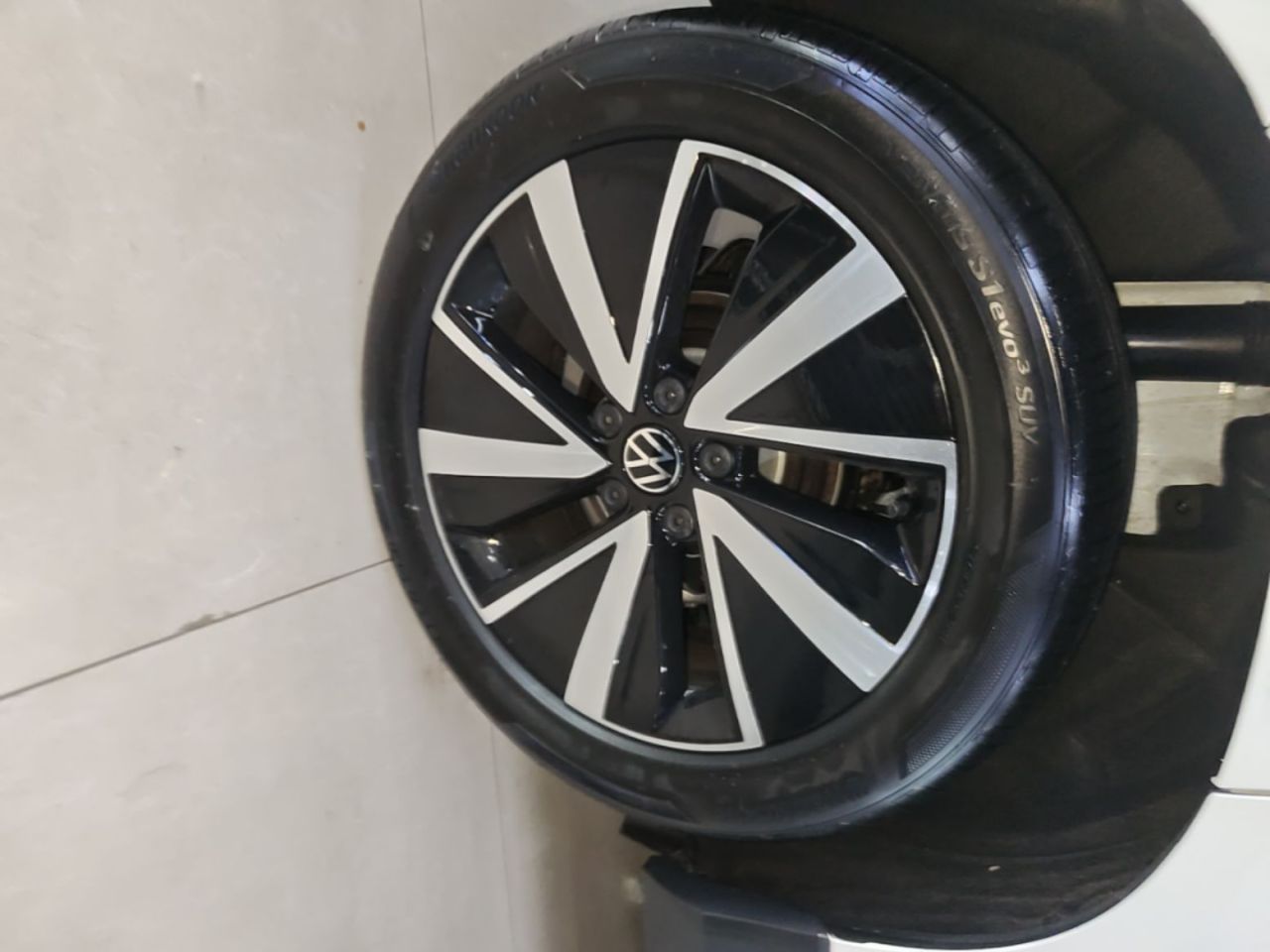 Tharu 2025 300TSI RWD photo 2