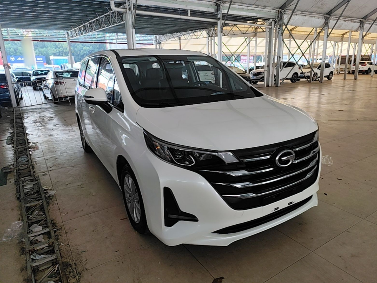 GAC Trumpchi M6 2019 270T AT Luxury 7-Seater China V photo 3