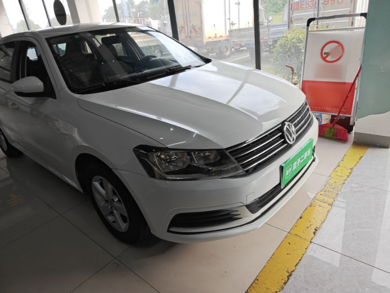 2015 1.6L AT photo 3
