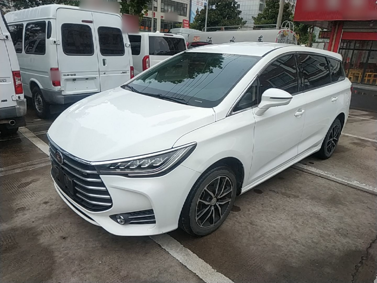 Song MAX 2017 1.5T MT Connected Luxury 7-Seater