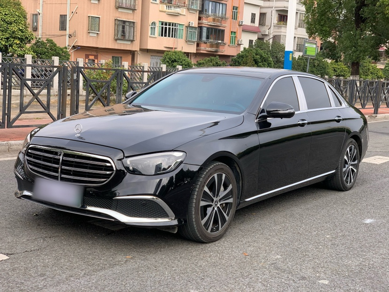 E-Class EV 2023 E 350 e L PHEV
