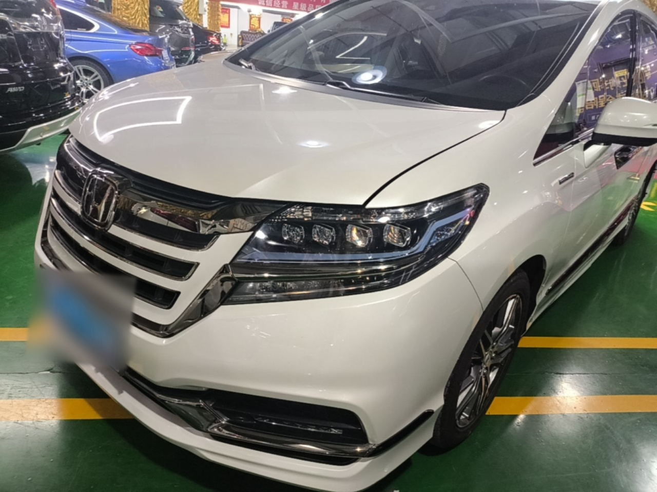 Elysion 2019 2.0L Hybrid Luxury