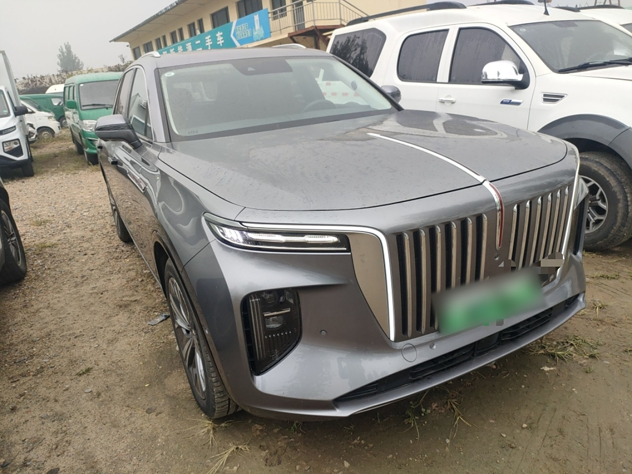 E-HS9 2022 690km 6-Seater photo 3