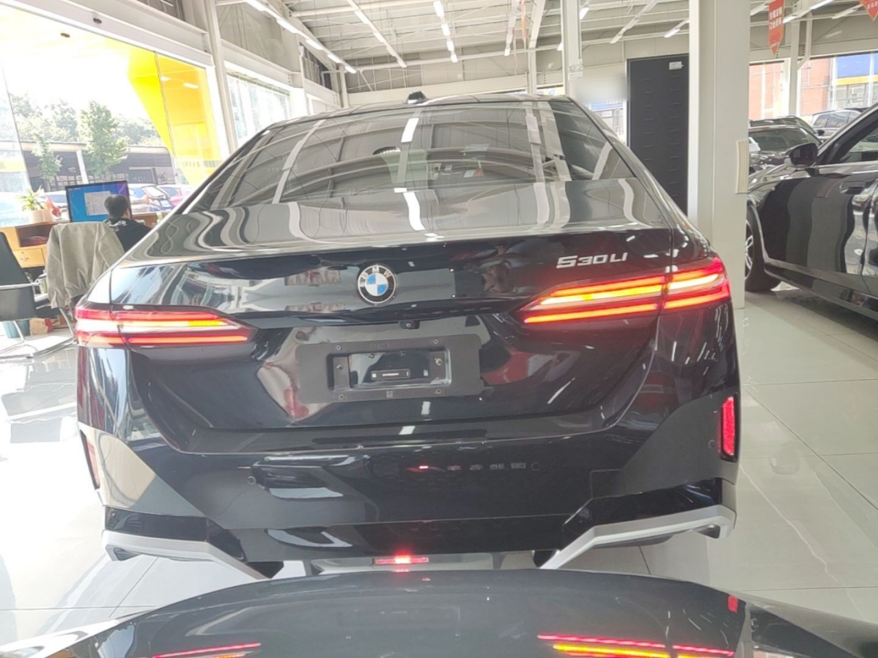 5 Series 2024 525Li M Sport Package photo 5