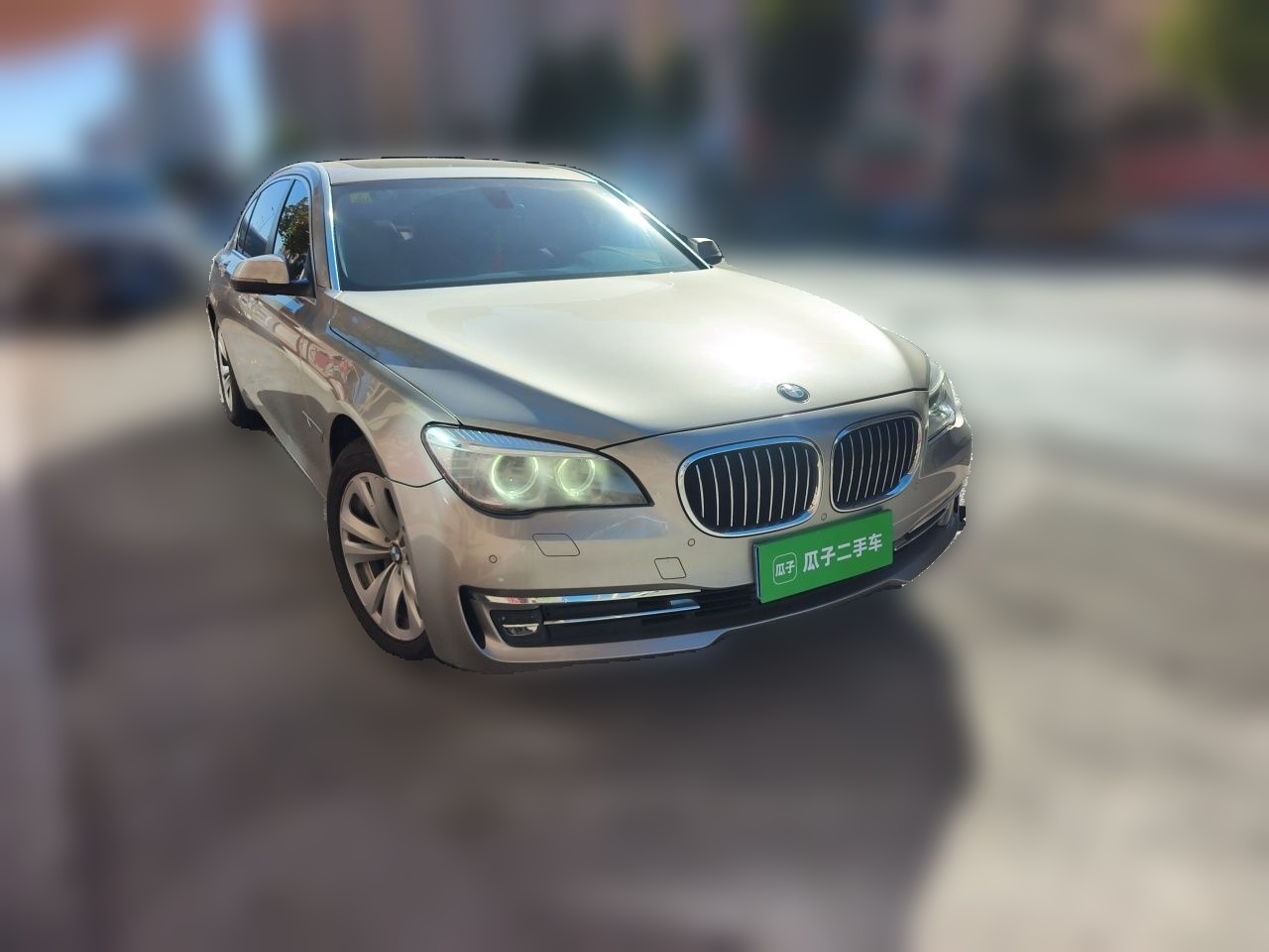 7 Series 2013 730Li Leading photo 3