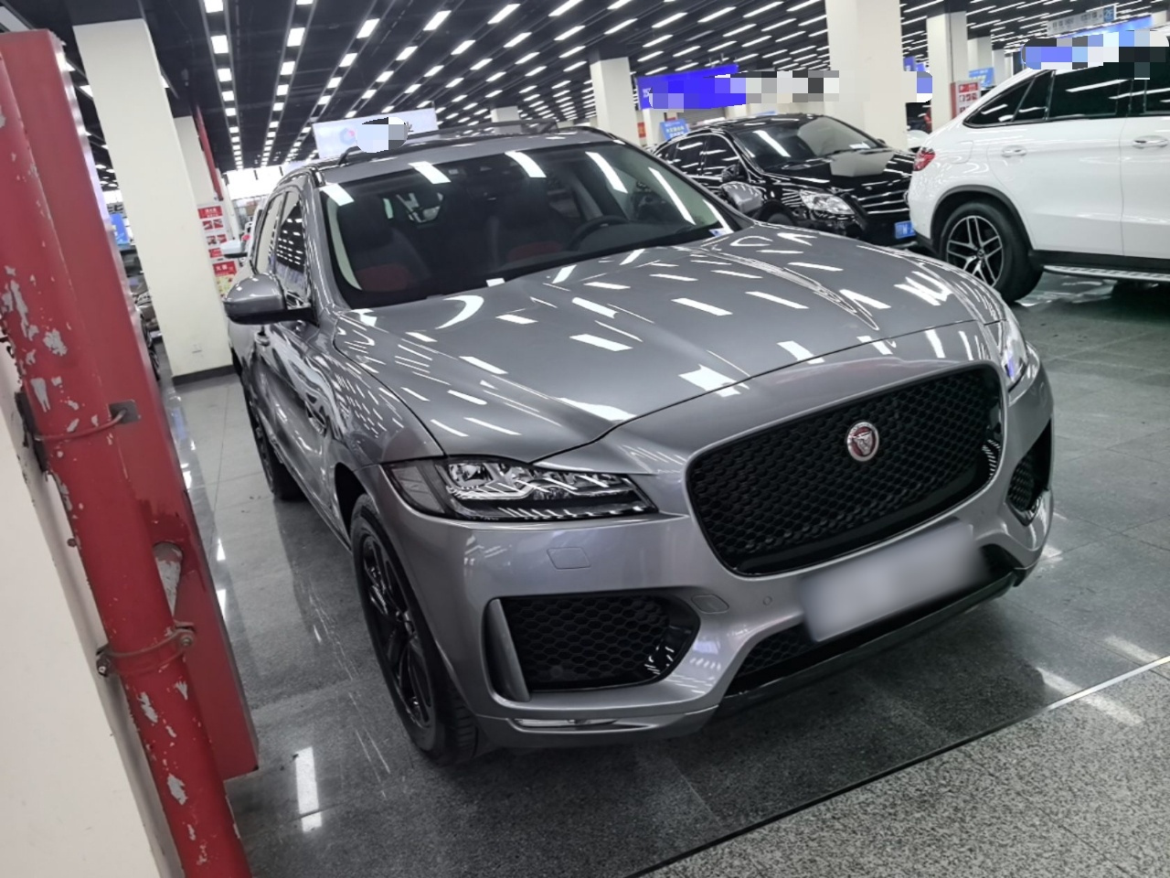 F-PACE 2020 2.0T photo 3