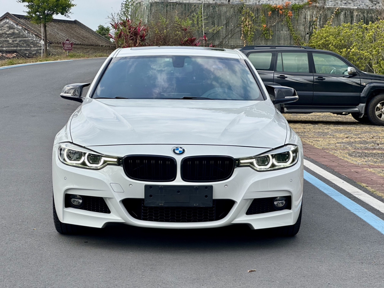 3 Series 2019 320i M Sport Package photo 2