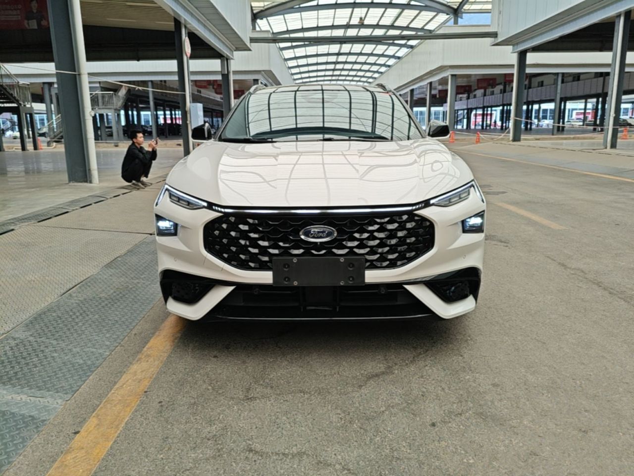 EVOS 2022 EcoBoost 245 ST-Line photo 2