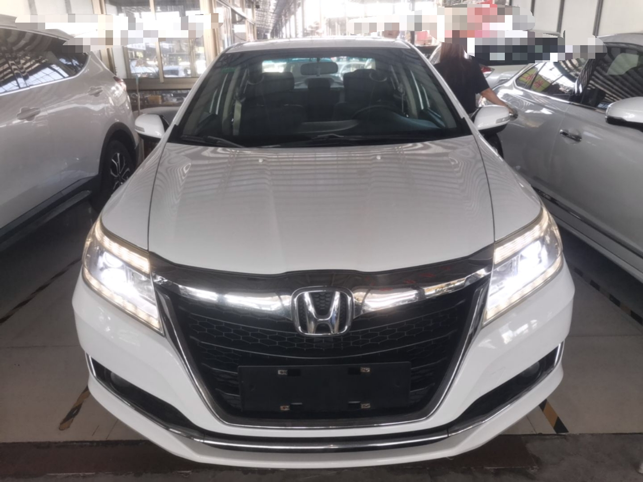 Crider 2016 1.8L CVT Luxury photo 2