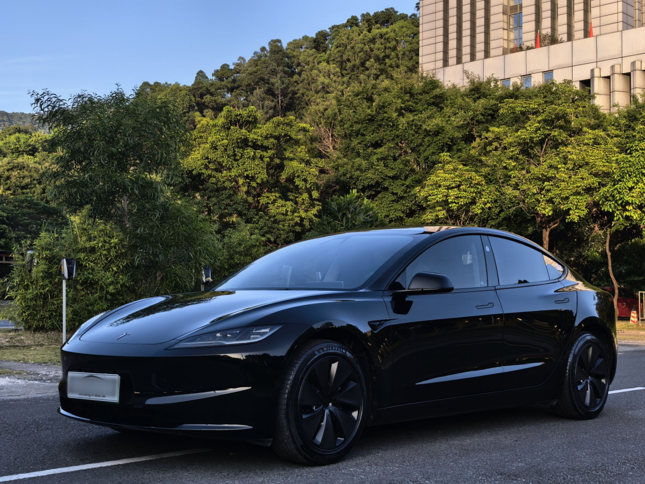 Model 3 2023 RWD