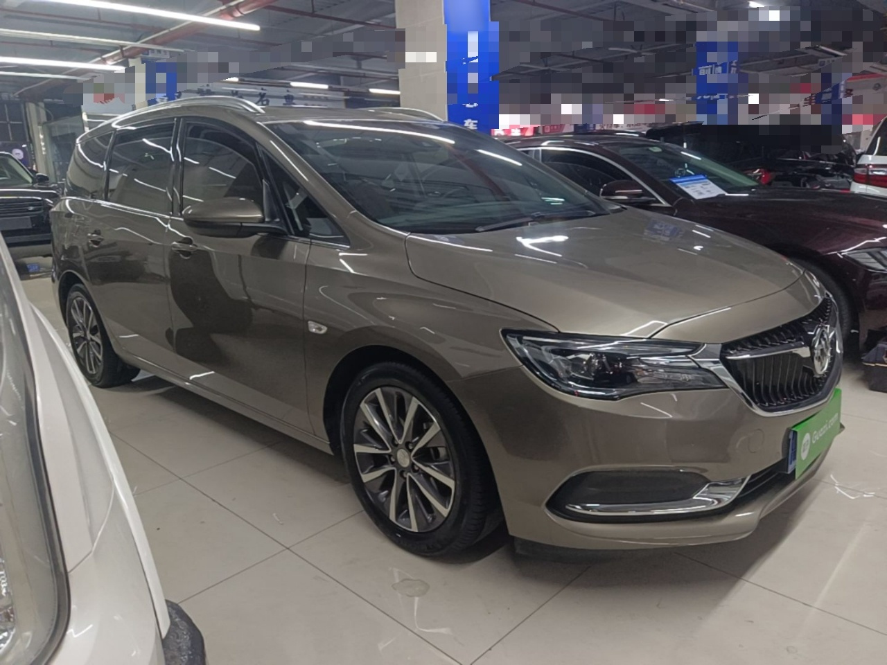 GL6 2021 323T Mild Hybrid Premium photo 3