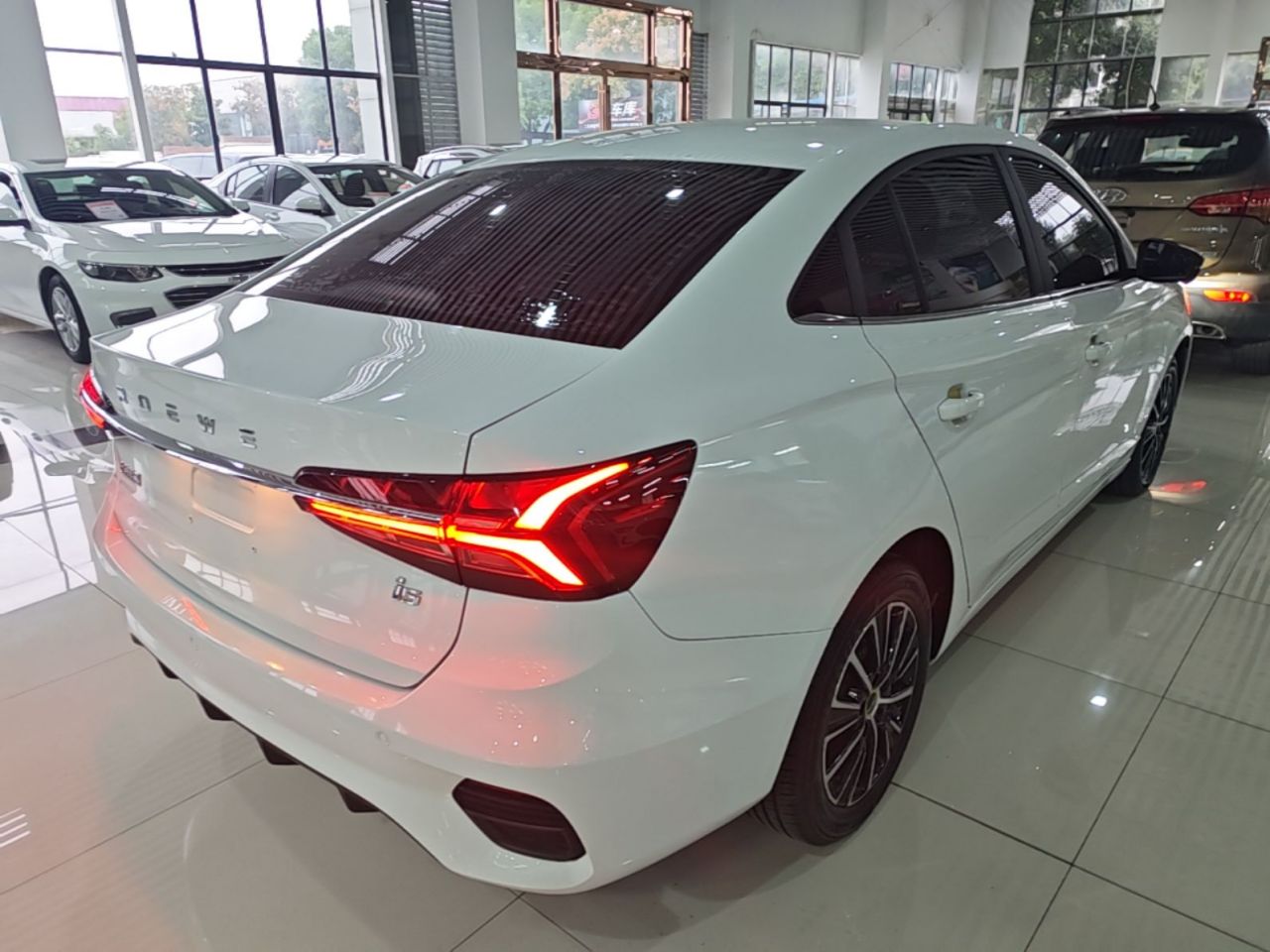 i5 2021 Facelift 1.5L CVT photo 4