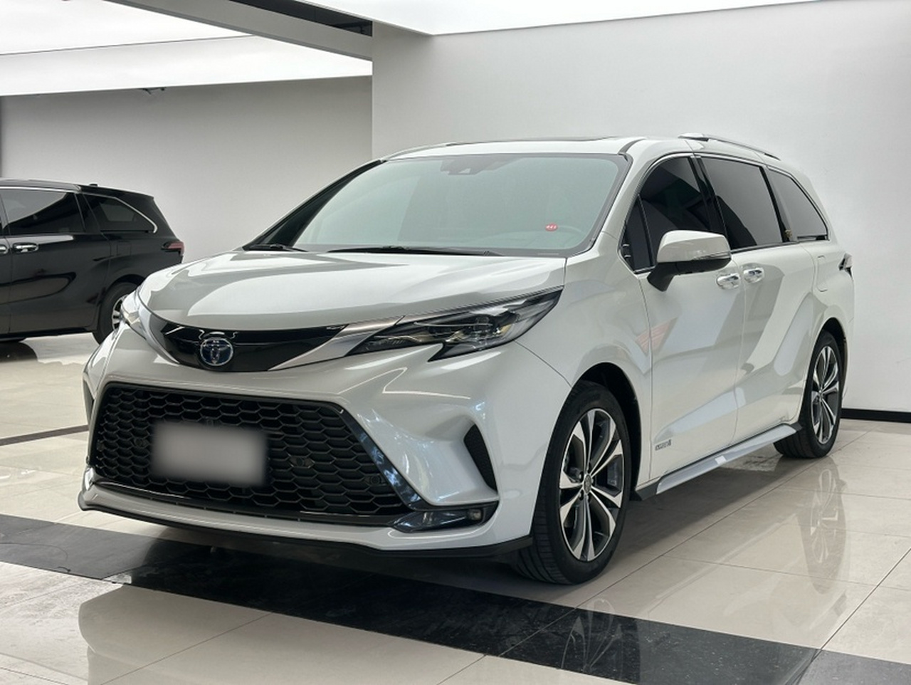 Granvia 2023 2.5L Hybrid Flagship VIP