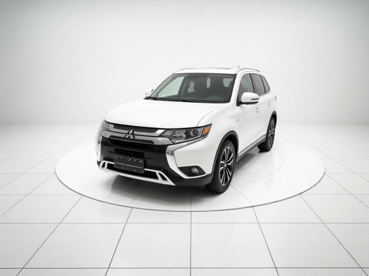 Outlander 2019 2.4L AWD Enjoy 5-Seater China VI