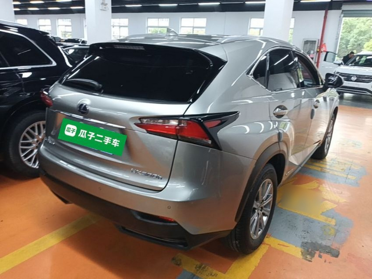NX 2015 300h FWD photo 4