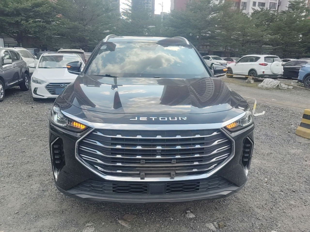 X70 PLUS 2021 1.6T DCT 7-Seater photo 2