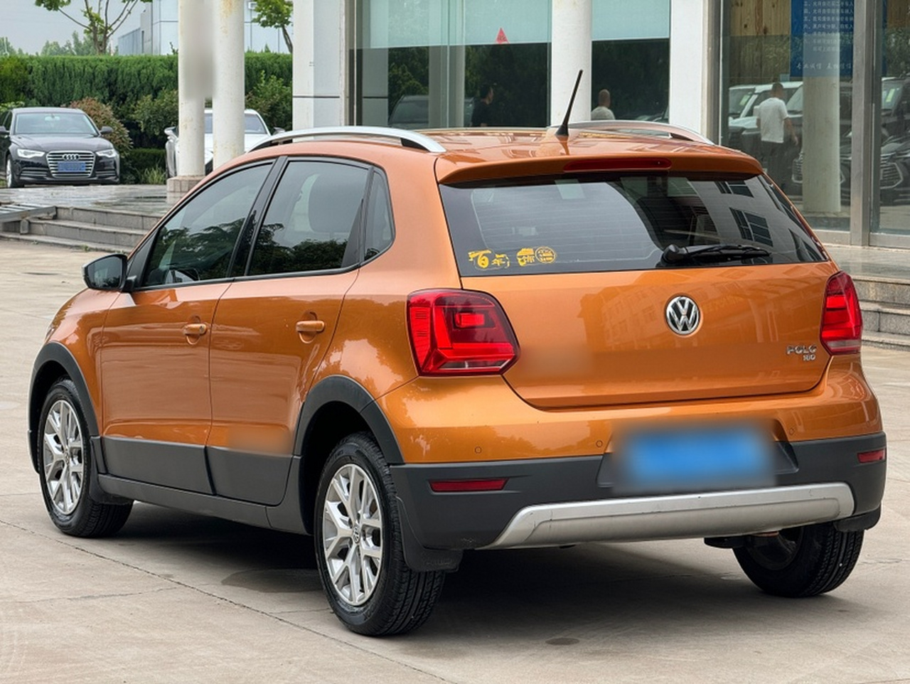 2014 1.6L Cross Polo AT photo 4